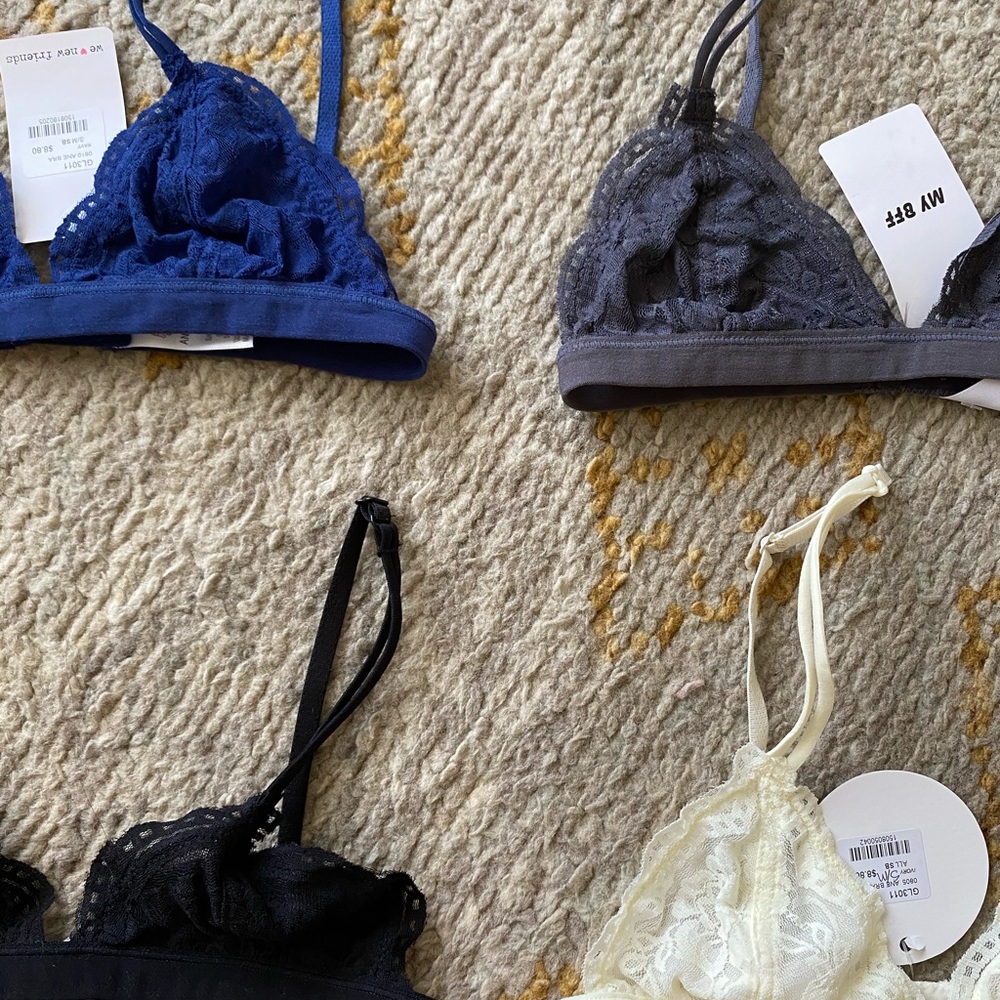 ✅SOLD✅ Bralettes - Picture 2 of 3